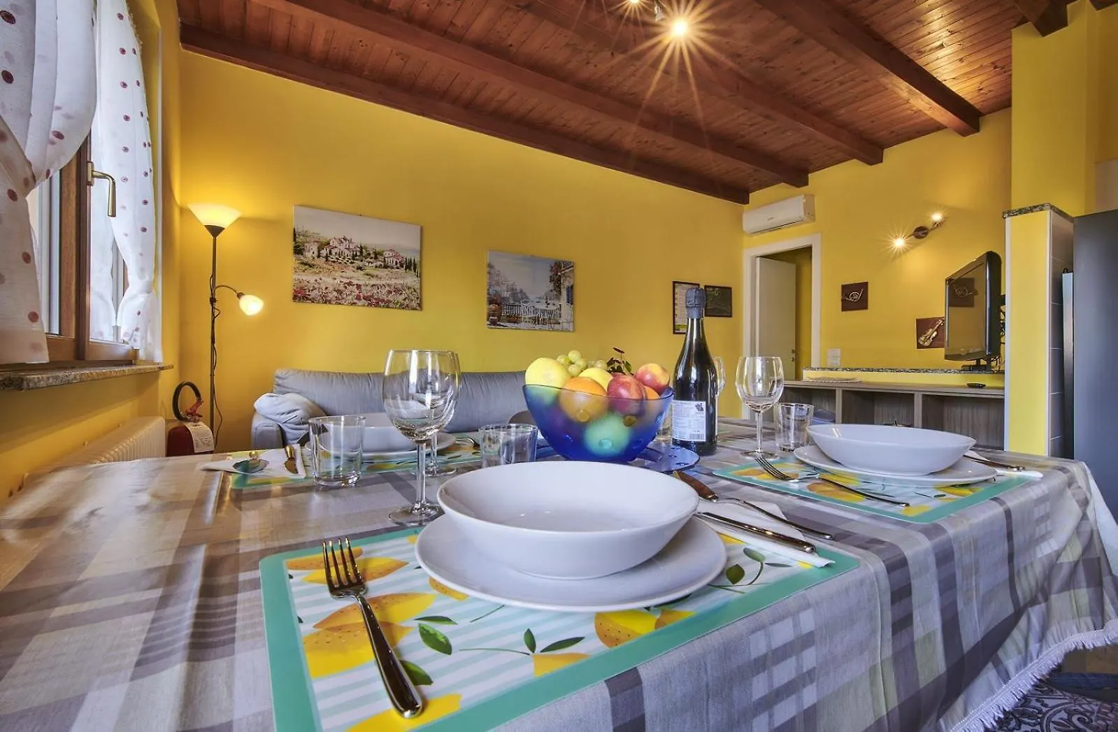 Feriehus Casa Della Musica Apartment Lake View And Garden Mandello del Lario Italien