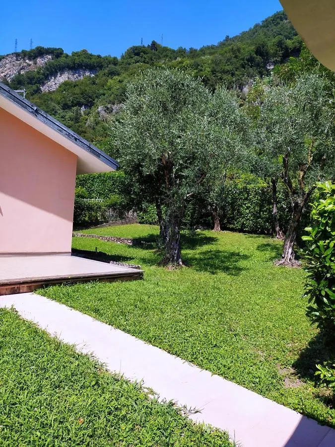 Casa Della Musica Apartment Lake View And Garden Mandello del Lario 0*,  Italy